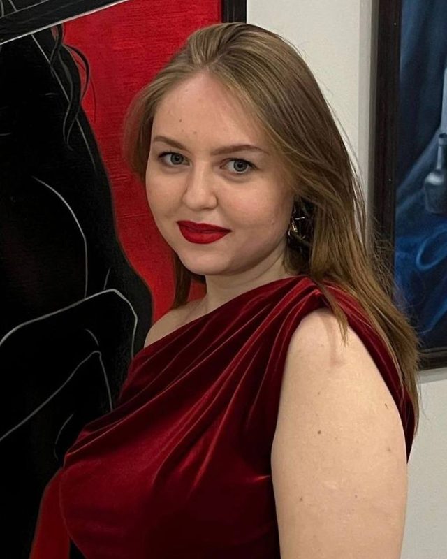 Снежана Губина — преподаватель школы рисования Клячка в Новокузнецке